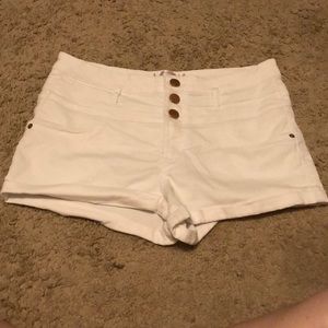 No Boundaries shorts size 15